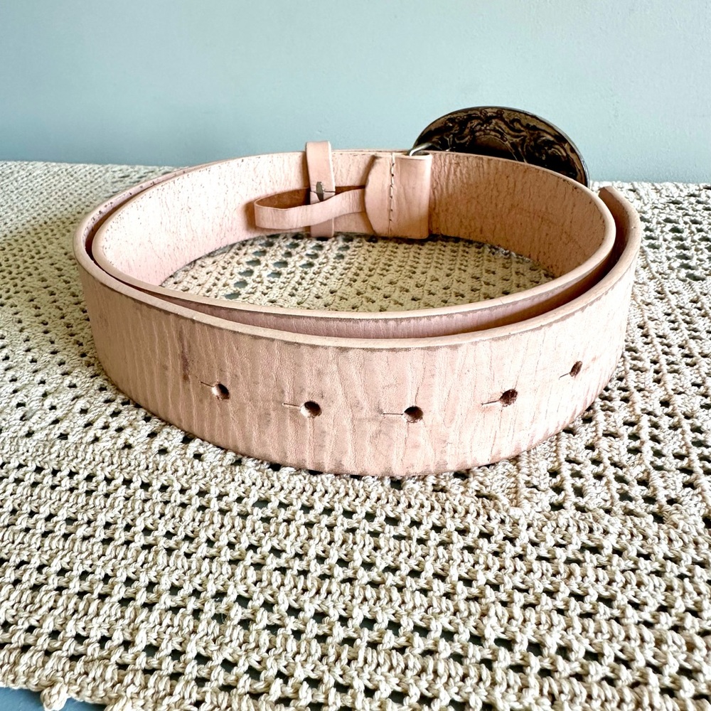 Pink leather belt with silver tone Western style buckle. Women's Size XL - Picture 4 of 11